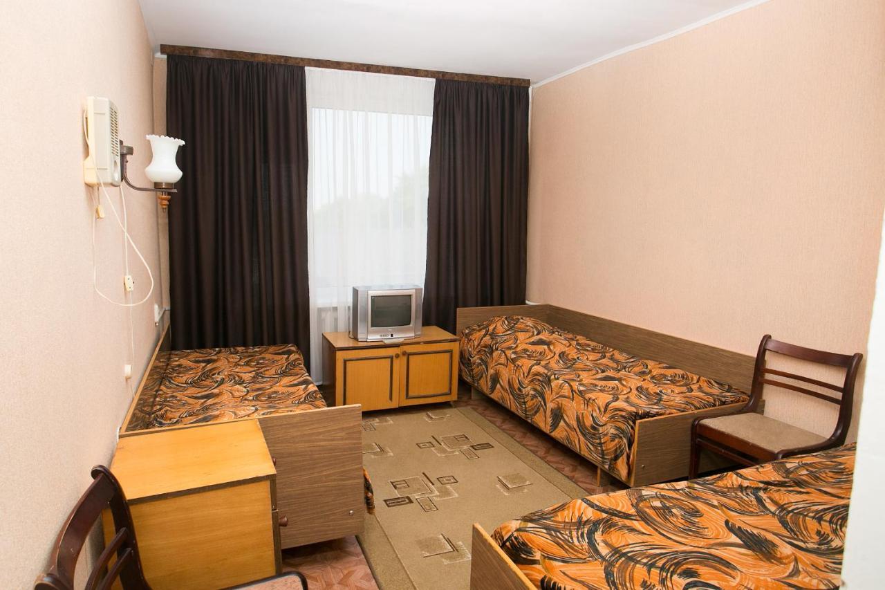 Gostinitsa Yubileynaya Hotel Georgiyevsk Esterno foto